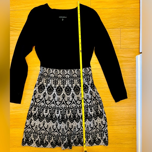 LIKE NEW! Cynthia Rowley women’s long sleeve midi dress Size small blk & white - Picture 2 of 6